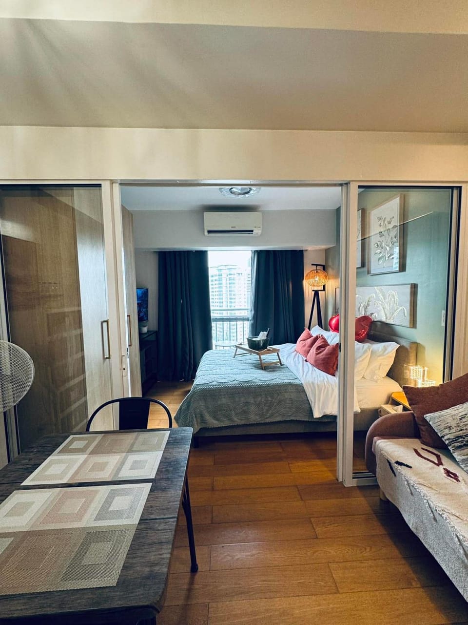 Pahinga Luxury Stays Bed and Breakfast in Mandaluyong