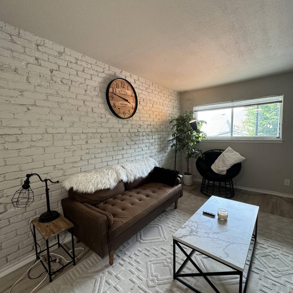 1-5 Dallas l FIFA READY l 5 Min from Love Field Apartment in Dallas