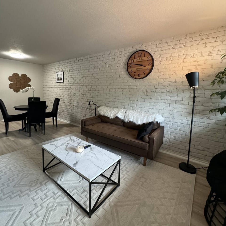 1-5 Dallas l FIFA READY l 5 Min from Love Field Apartment in Dallas