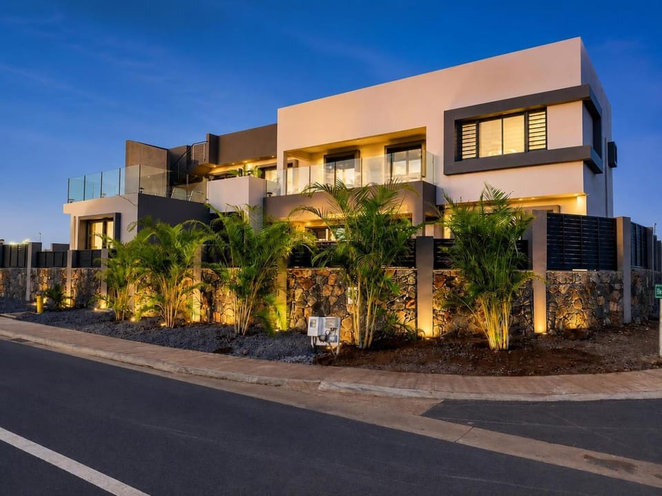 Luxurious Sea View Villa Flic en Flac Rooftop Terrace Villa in Flic en Flac