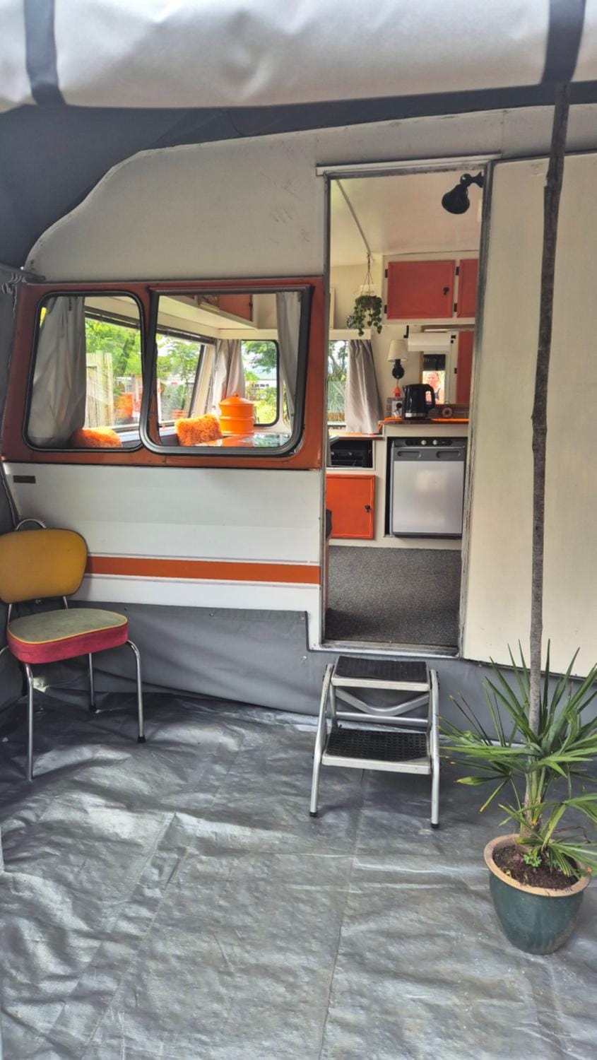 Boutique Retro Caravan Campground/ 
RV Resort in West Coast