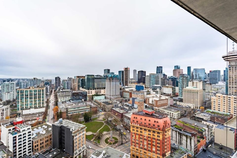 Bird's eye view, City view, Location