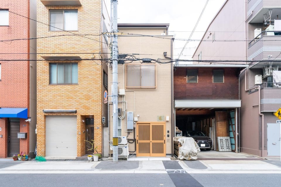 玄 プライベートサウナ 大浴場付 光と木に包まれる和モダン一棟貸切 5寝室 最大26名 Villa in Osaka