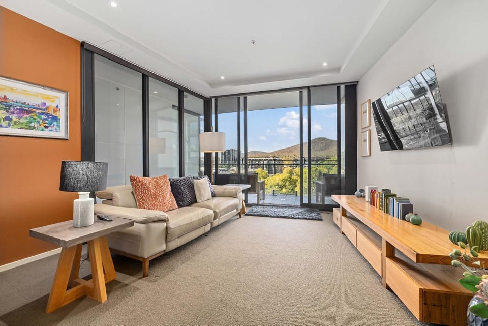Sky High Views in the Heart of Canberra Apartment in Canberra