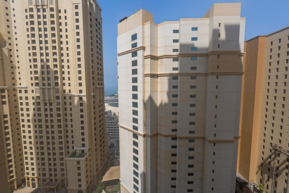 StayShort - Premium JBR Beachside Retreat Perfect for 4 Apartment in Dubai