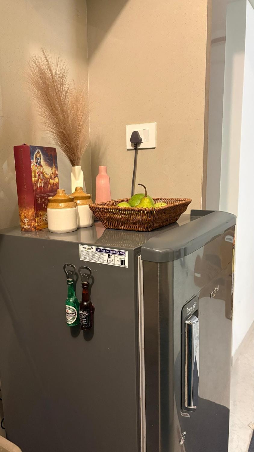 Kitchen or kitchenette, Food and drinks