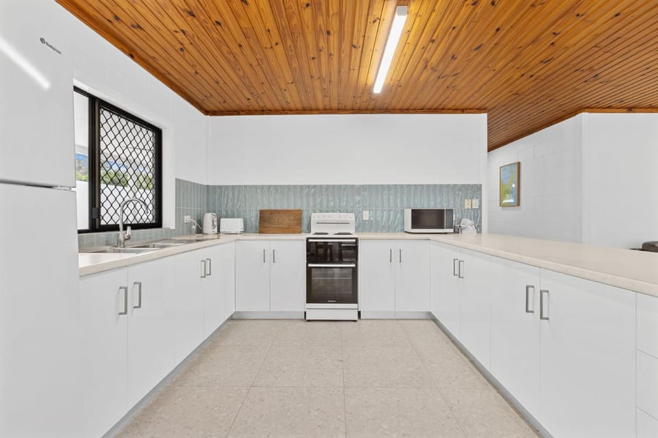 6 Larapinta Court - Rainbow Beach. Pets welcome House in Rainbow Beach