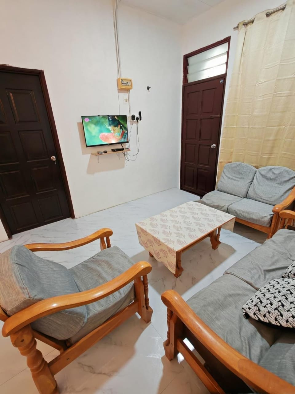 Communal lounge/ TV room, TV and multimedia, Living room