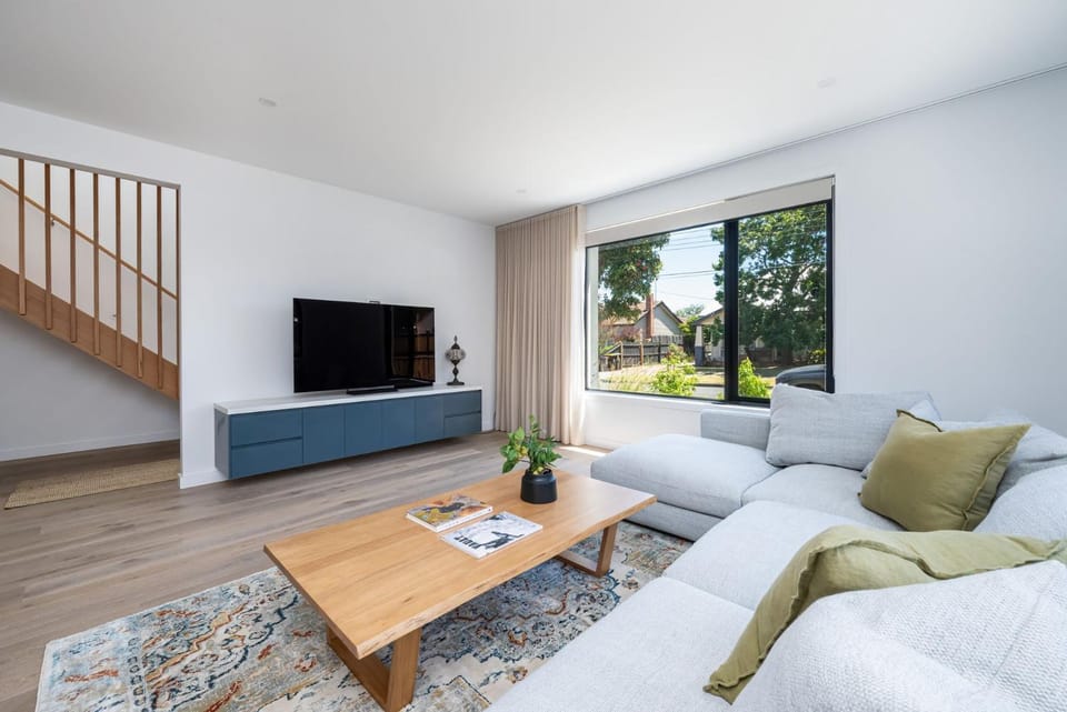 Miss Issy in Parkdale House in Melbourne