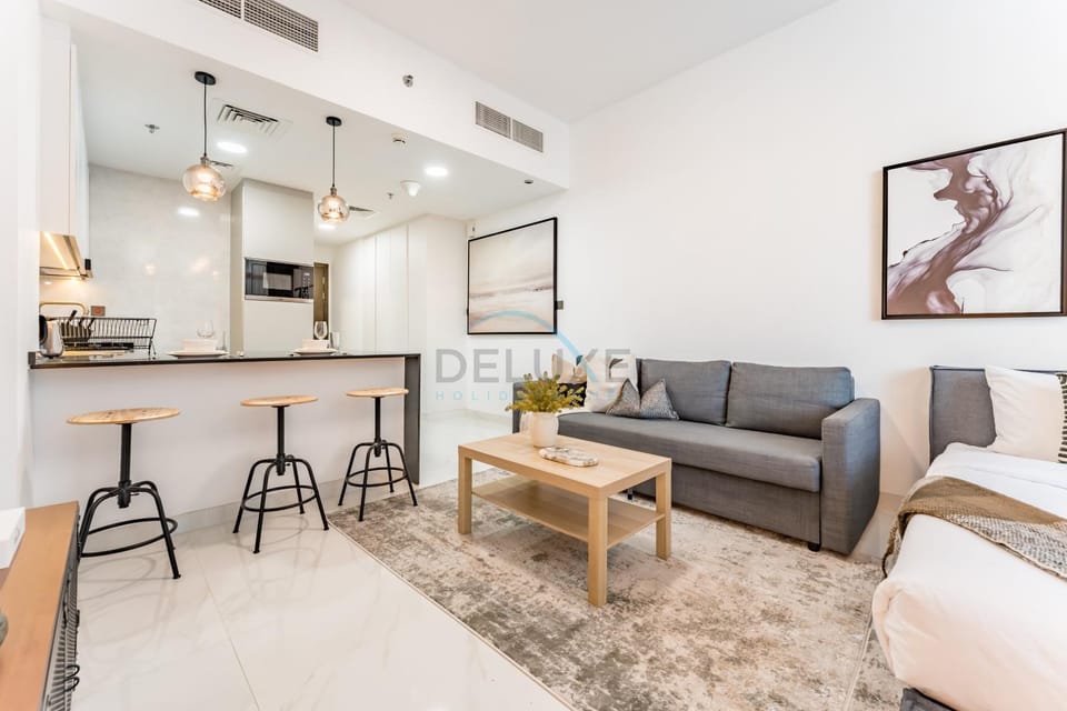 Bed, Seating area, Dining area, Bedroom, microwave