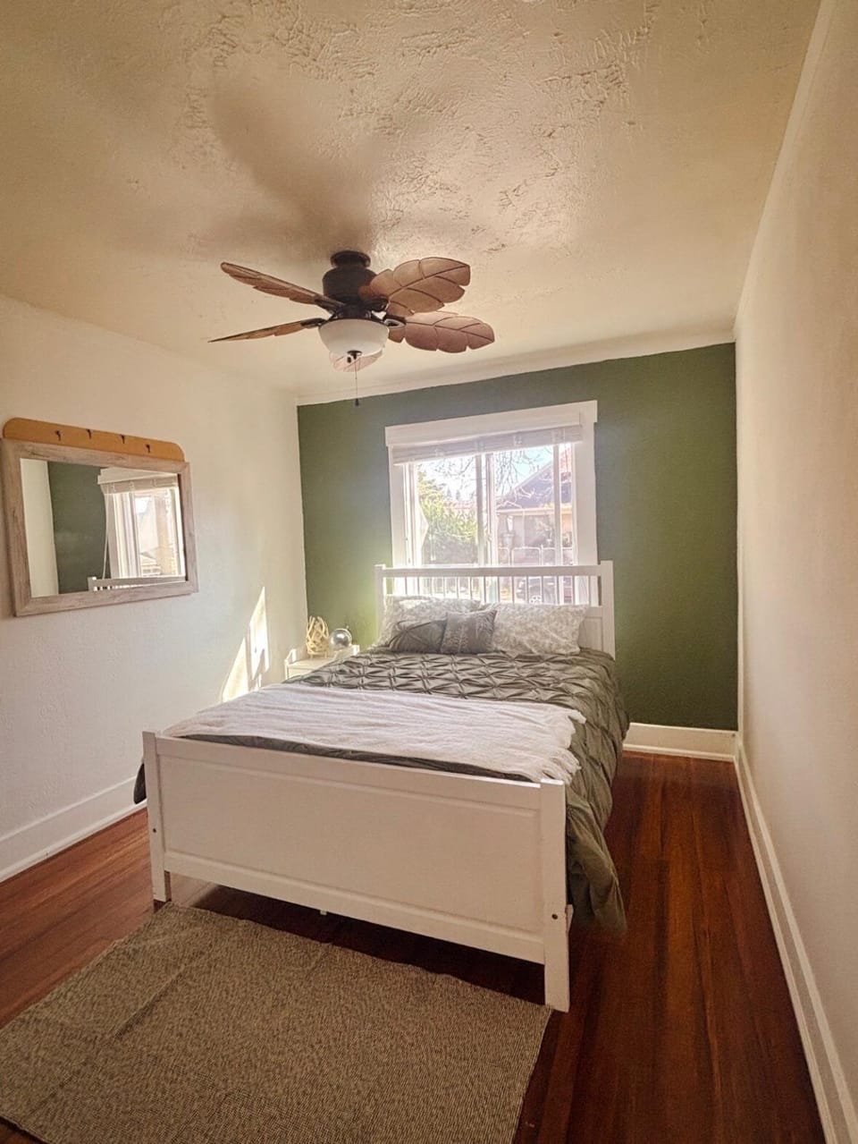 Home Minutes from Lake Merritt & Highland Hospital Apartment in Alameda
