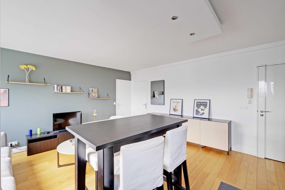 TV and multimedia, Living room, Dining area
