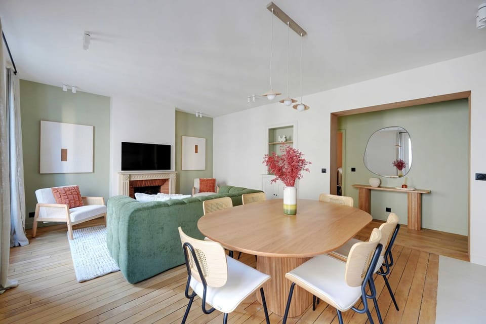 TV and multimedia, Living room, Dining area