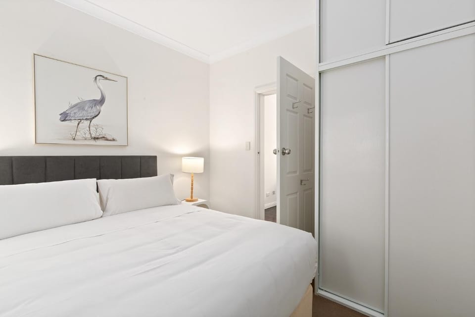 Bright 3-Bed Apartment Near Coogee Beach Apartment in Sydney