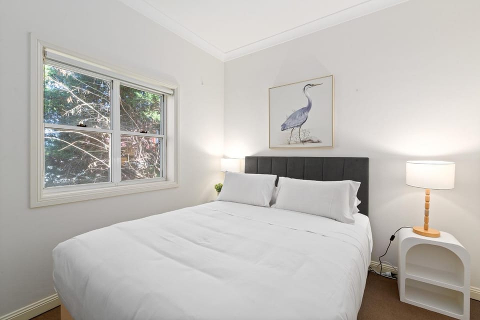 Bright 3-Bed Apartment Near Coogee Beach Apartment in Sydney