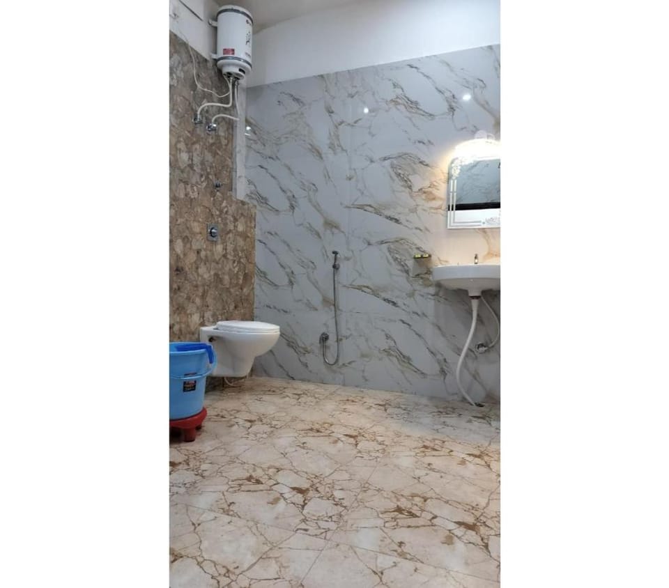 New Hotel Avni Hotel in Varanasi