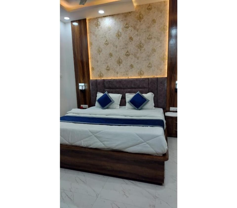New Hotel Avni Hotel in Varanasi