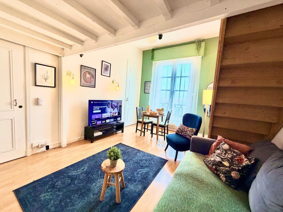 Communal lounge/ TV room, TV and multimedia, Living room, Seating area
