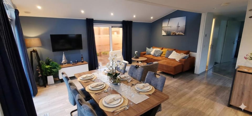 Sunset Beach Villa Modernes Waterfront für 6 Pers 5 Min zum Strand Campground/ 
RV Resort in Hellevoetsluis