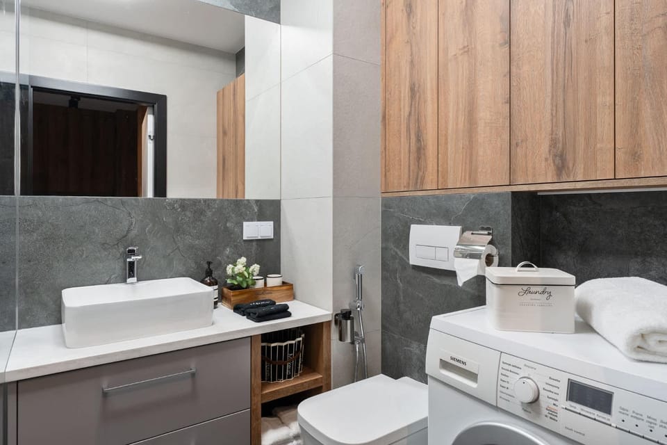 Toilet, Bathroom, towels