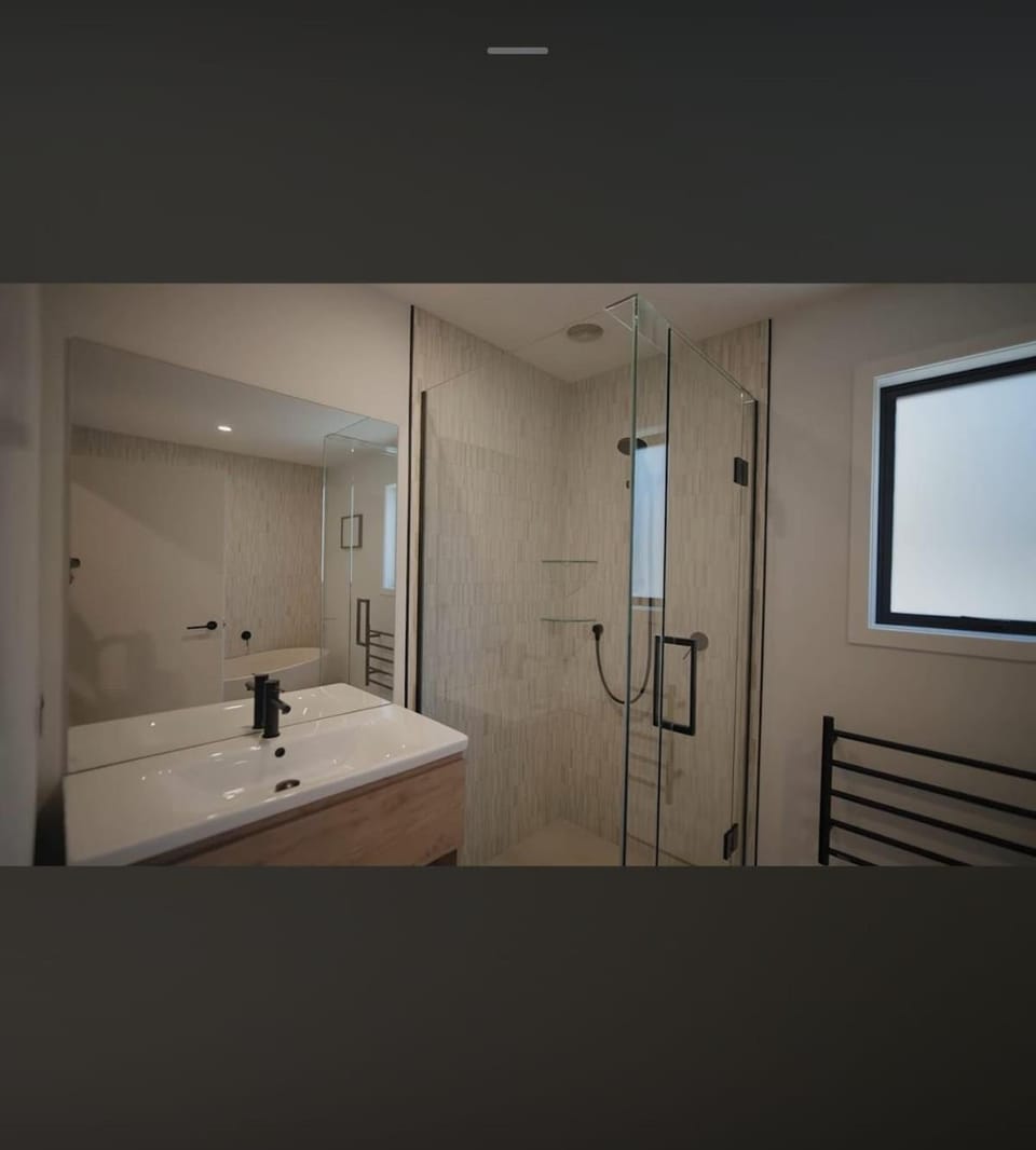 Near new 4 bed 2 bath house in Hanleys Farm, Queenstown House in Otago