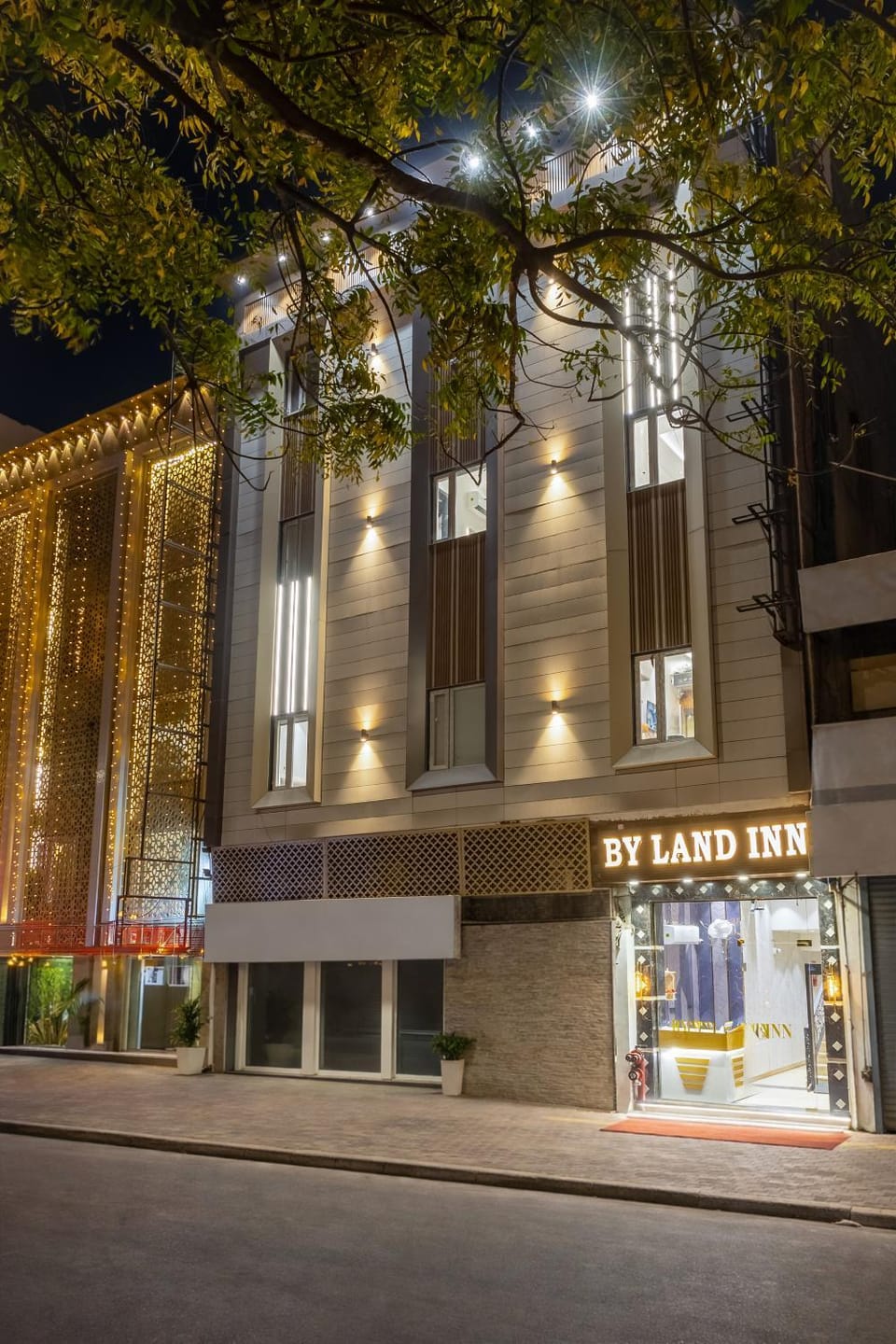 Facade/entrance