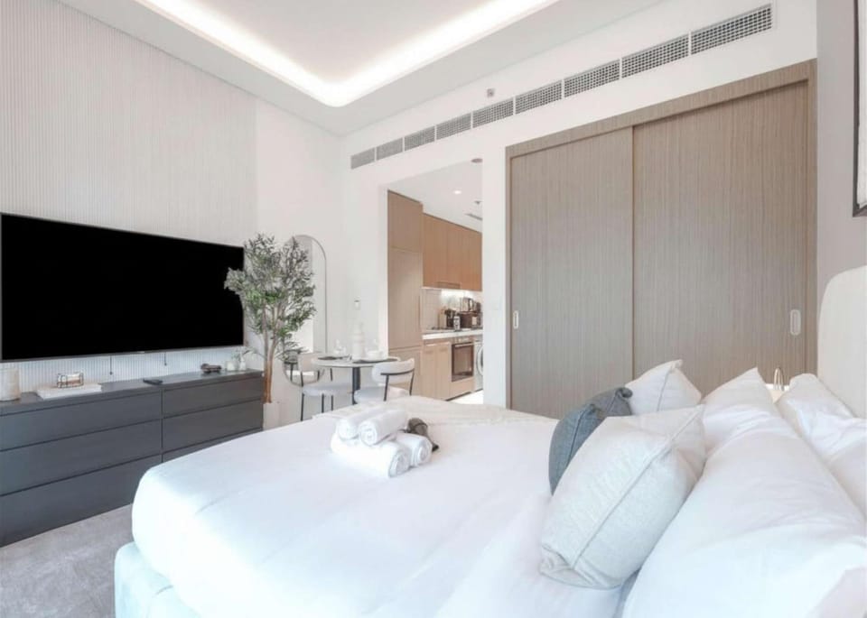 Free housekeeping visits during your stay - StayShort - Charming Studio Retreat in Meydan Perfect for 2 Apartment in Dubai