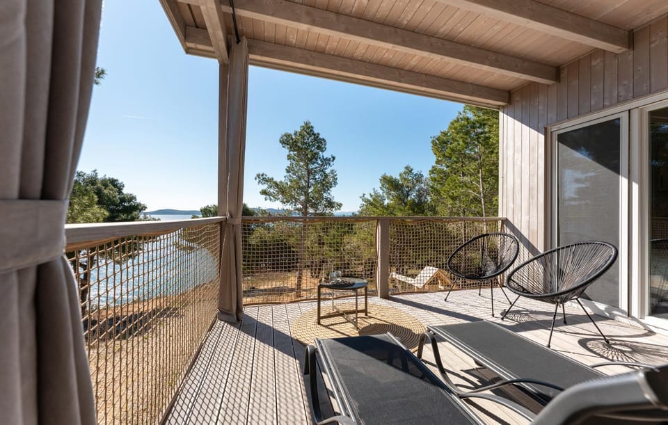 View (from property/room), Balcony/Terrace, sunbed