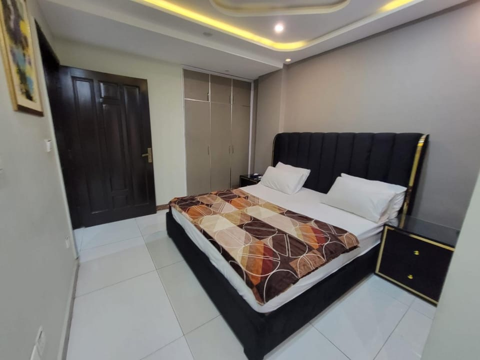 Bed, Photo of the whole room, Bedroom, wardrobe