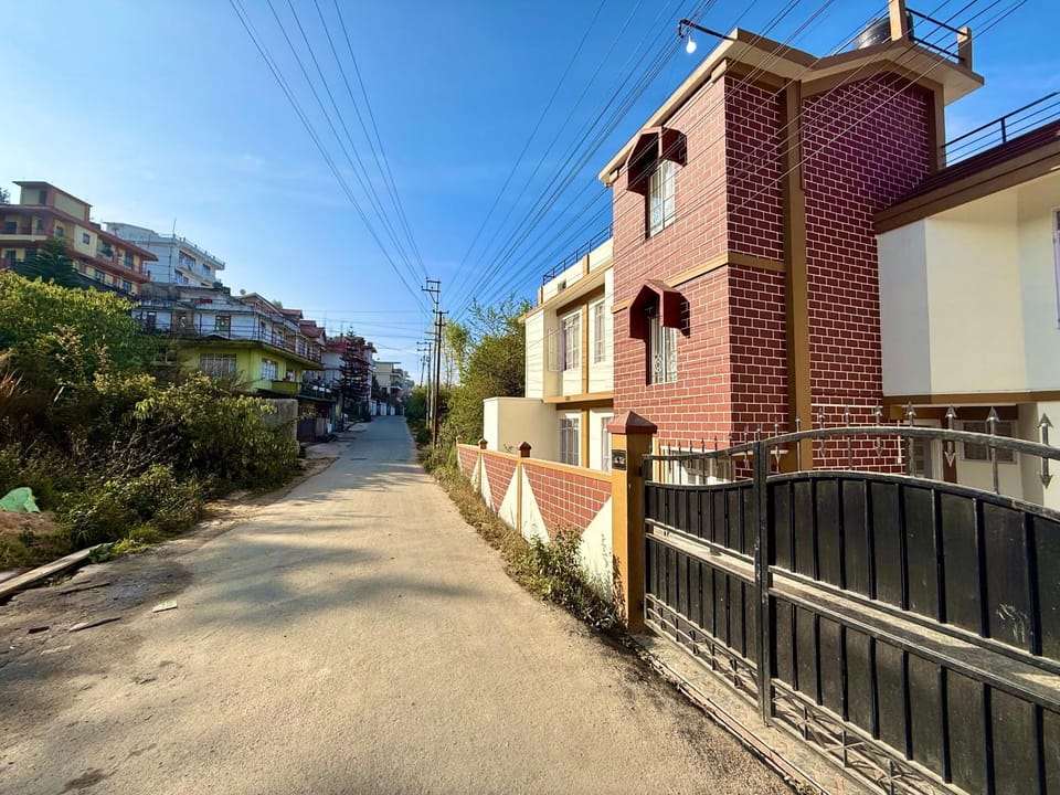 Property building, Neighbourhood