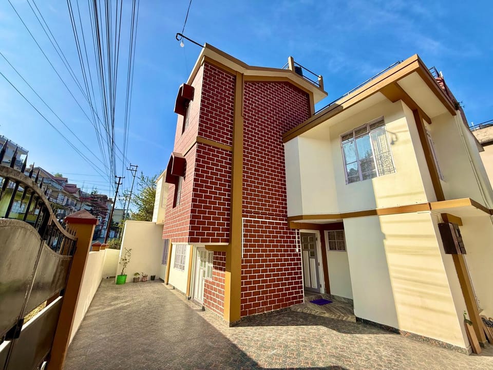 Property building, Facade/entrance, Parking