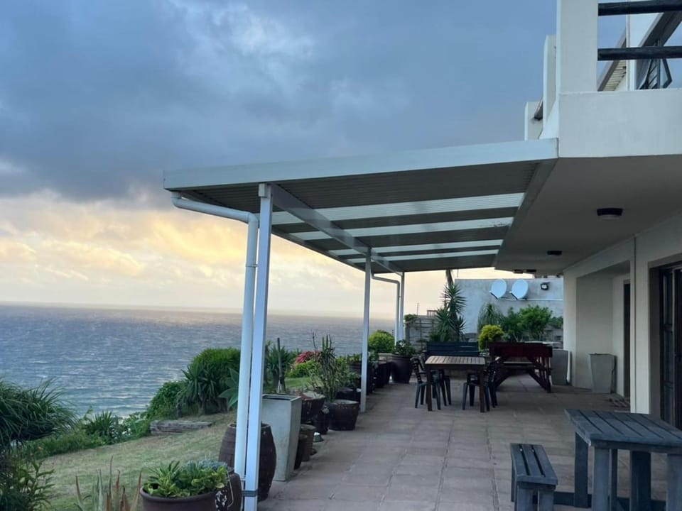 Property building, Patio, Day, Natural landscape, View (from property/room), Balcony/Terrace, Dining area, Sea view