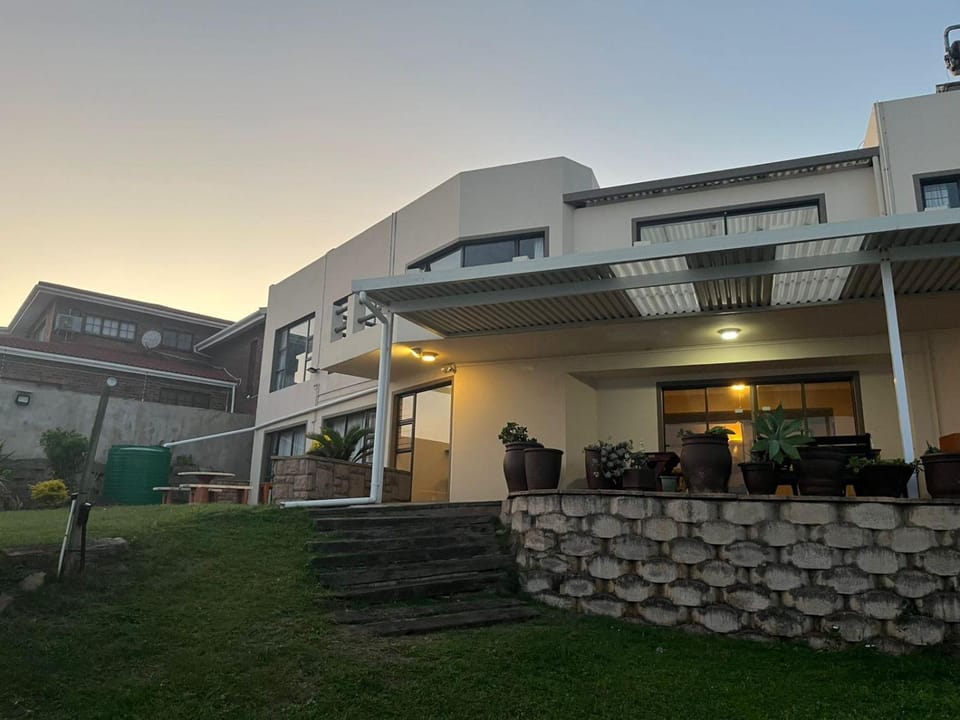 Property building, Day, Garden