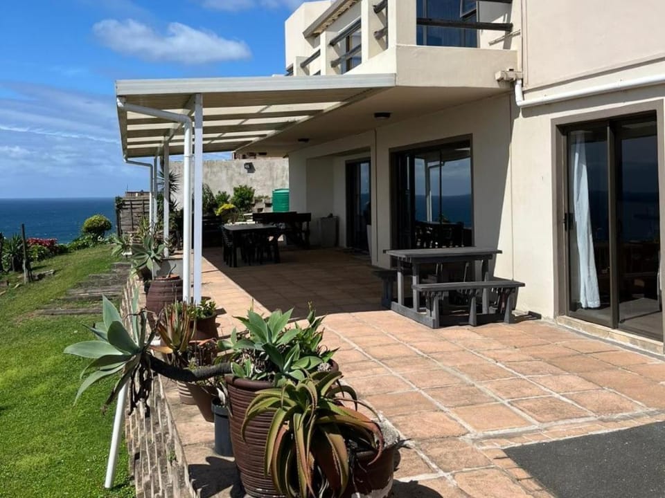 Property building, Patio, Spring, Day, Natural landscape, Garden, View (from property/room), Balcony/Terrace, Garden view, Sea view, Sea view