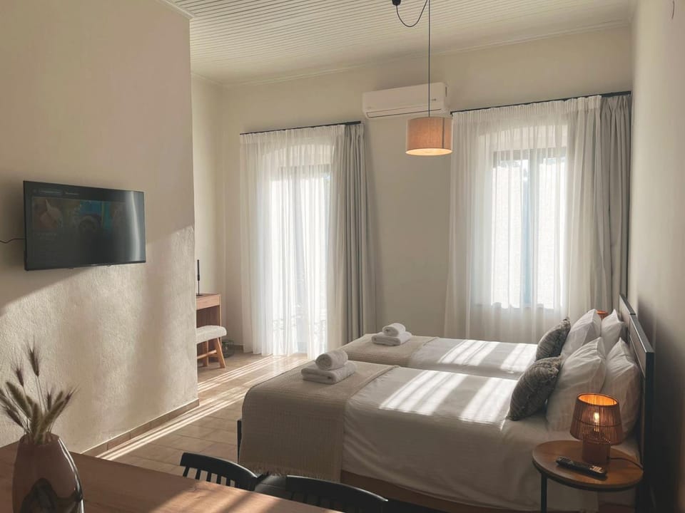 View (from property/room), Balcony/Terrace, Bedroom