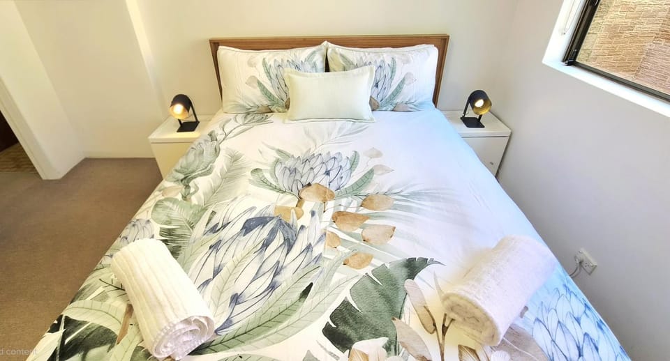Bed, Bedroom, towels, wardrobe
