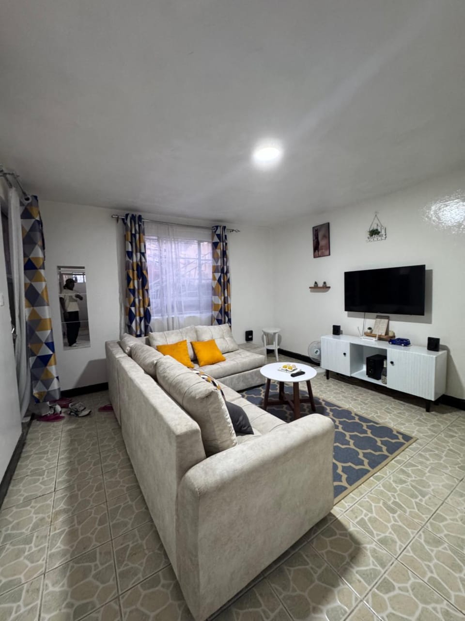 Communal lounge/ TV room, TV and multimedia, Living room, Seating area, Evening entertainment
