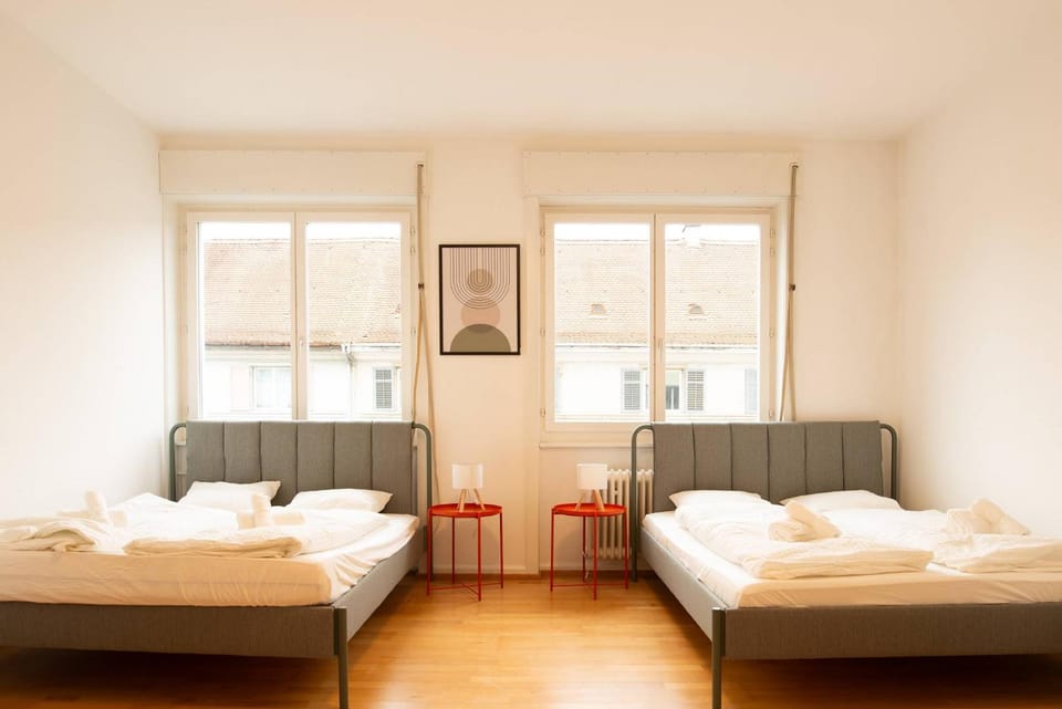 Spacious Zurich flat with game room & pool table Apartment in Zurich City