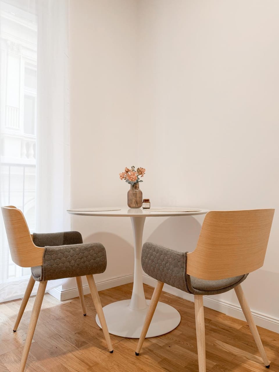 Kitchen or kitchenette, Seating area