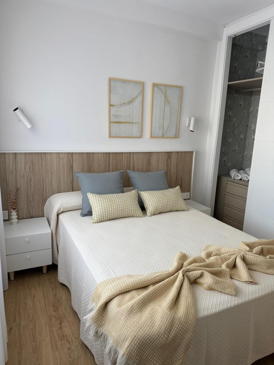Bed, Photo of the whole room, Bedroom, towels, wardrobe