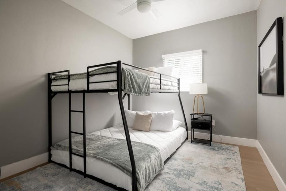 The Urban Den by Coastline Vacation Rentals House in San Diego