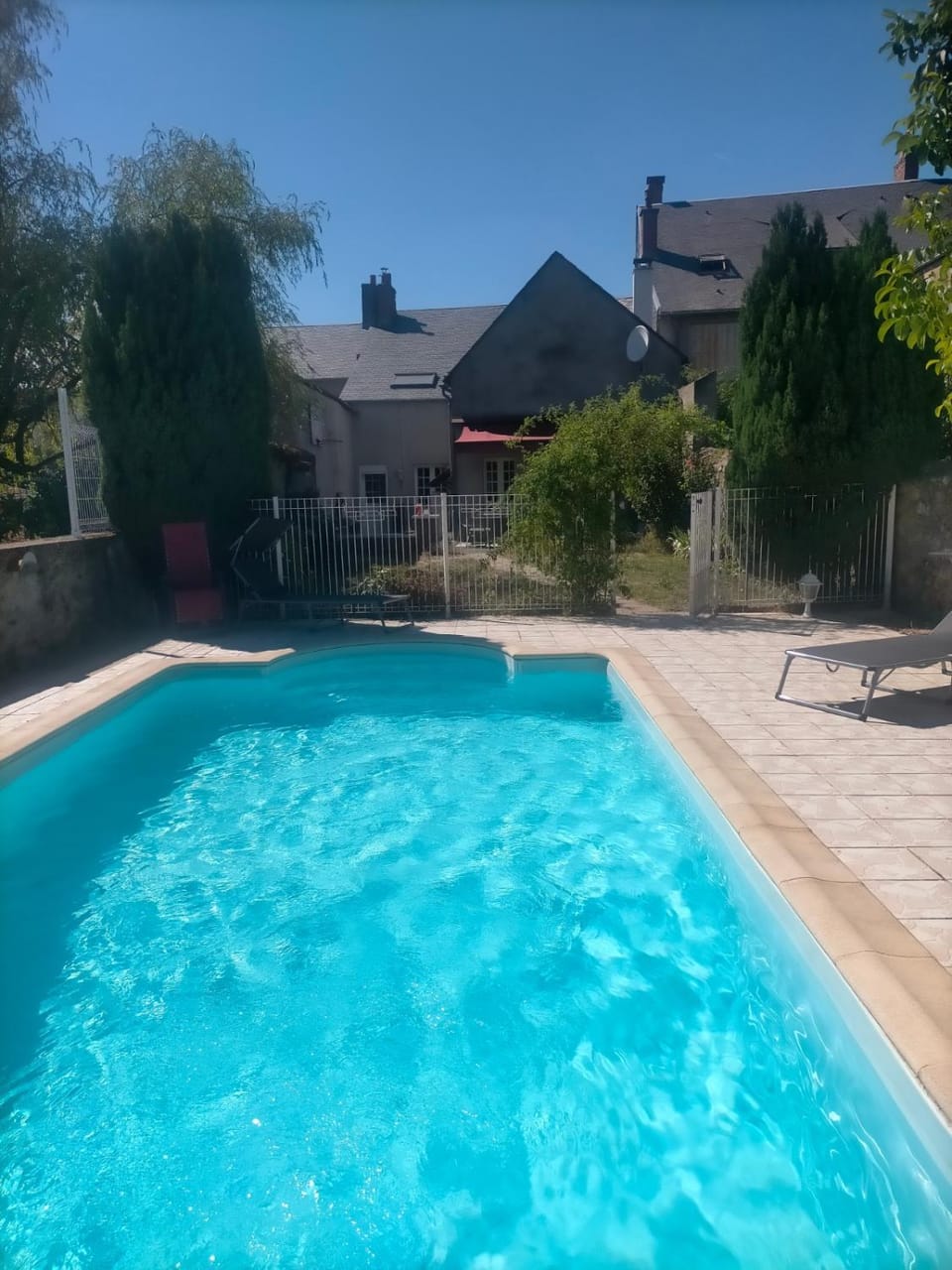 Ô Étoiles - Piscine, Billiard & Cœur de Ville House in Bourgogne-Franche-Comté