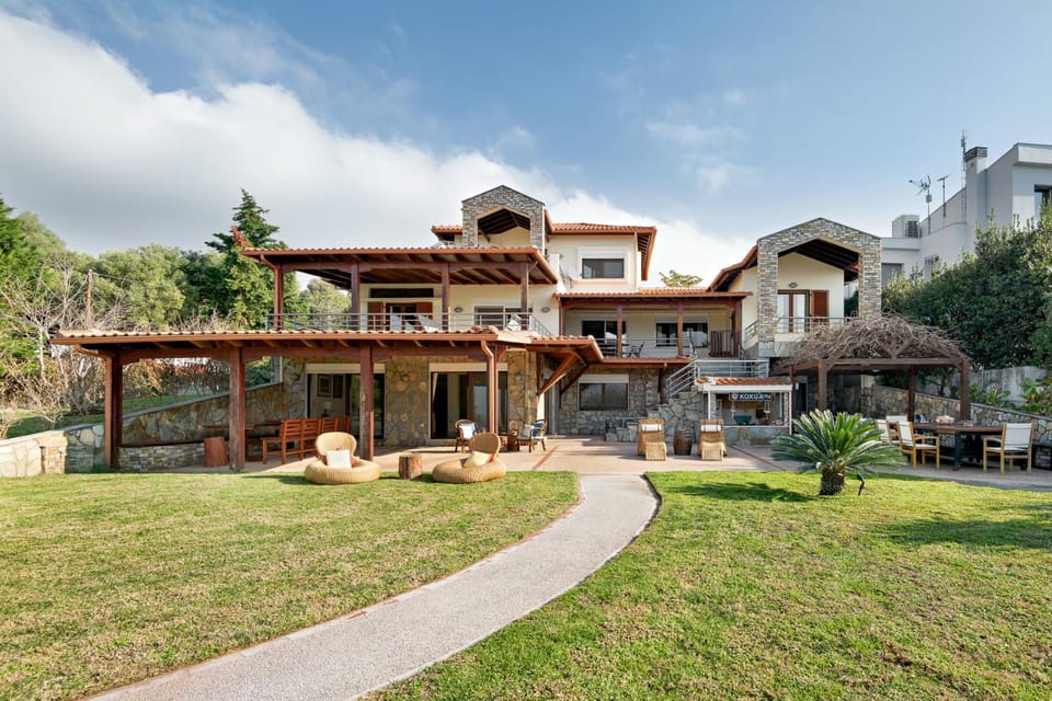 Property building, Patio, Day, Natural landscape, Garden