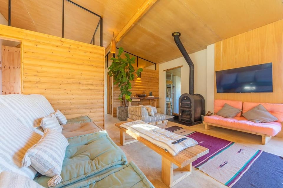 Communal lounge/ TV room, fireplace