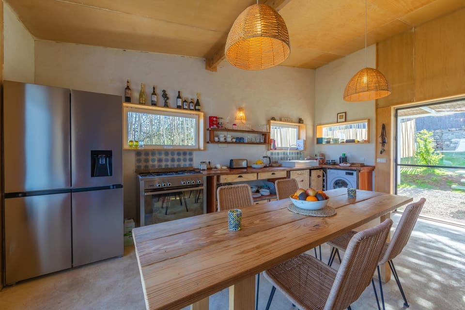 Dining area, kitchen