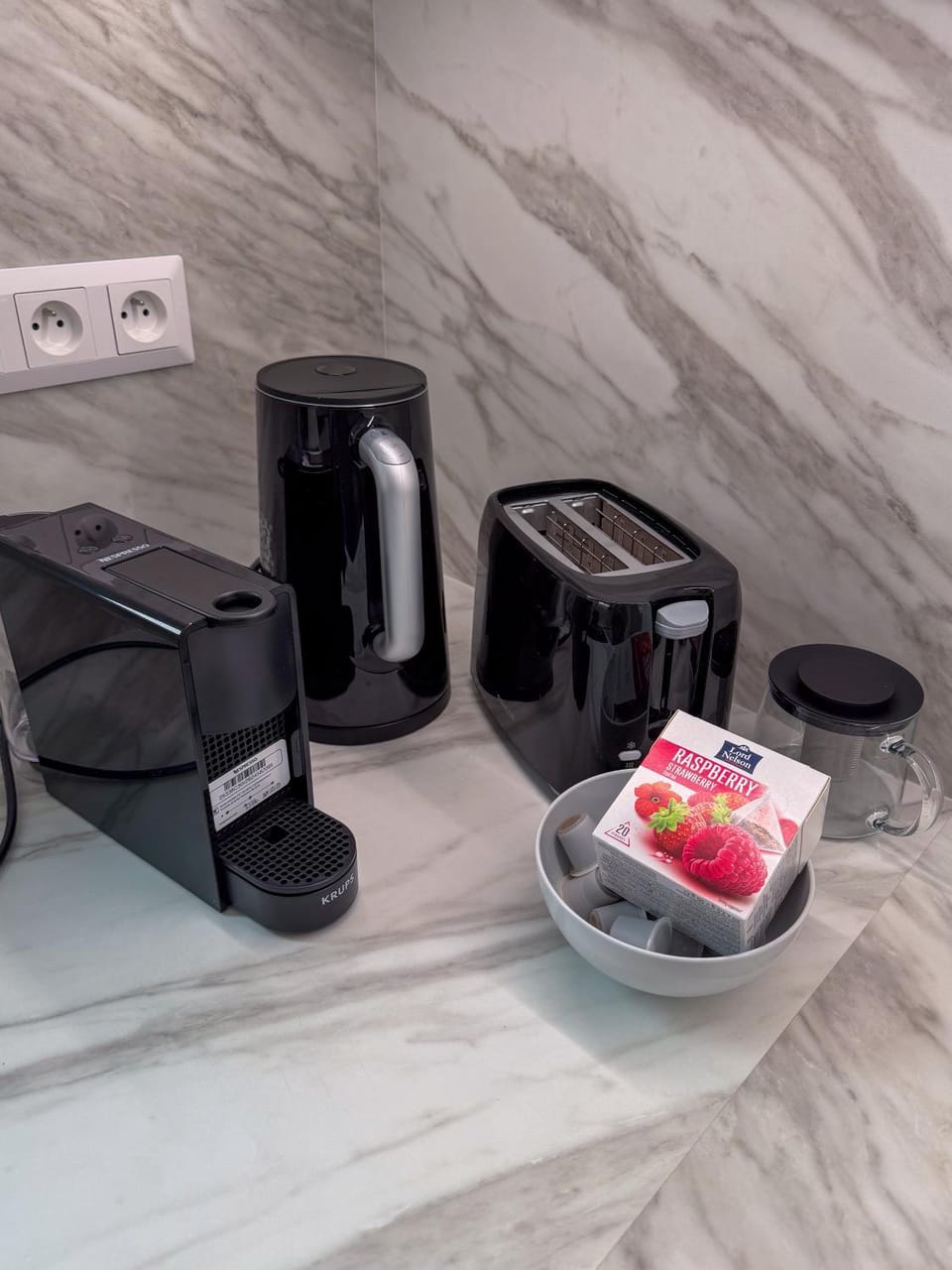 Coffee/tea facilities, Kitchen or kitchenette