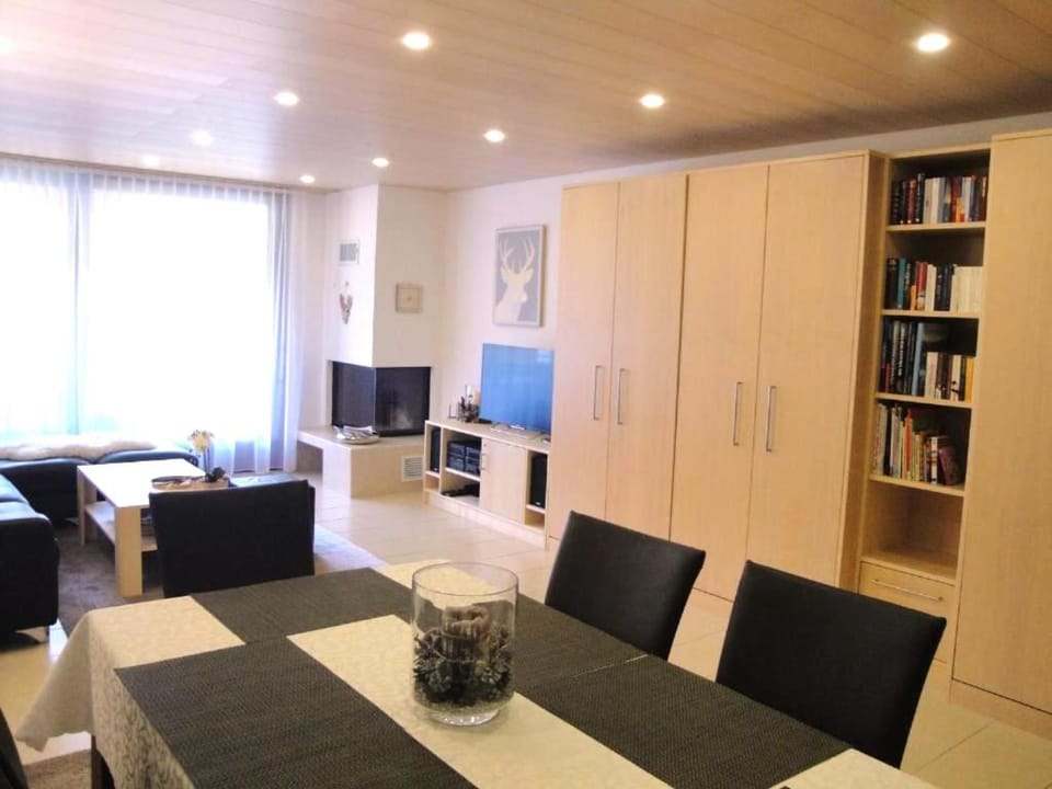 Summer, Living room, Bedroom