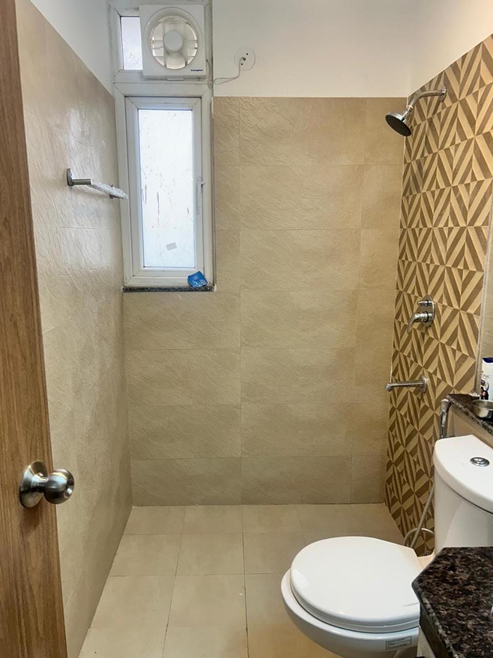 Live the moment with family and Friends at low cost Apartment in Noida