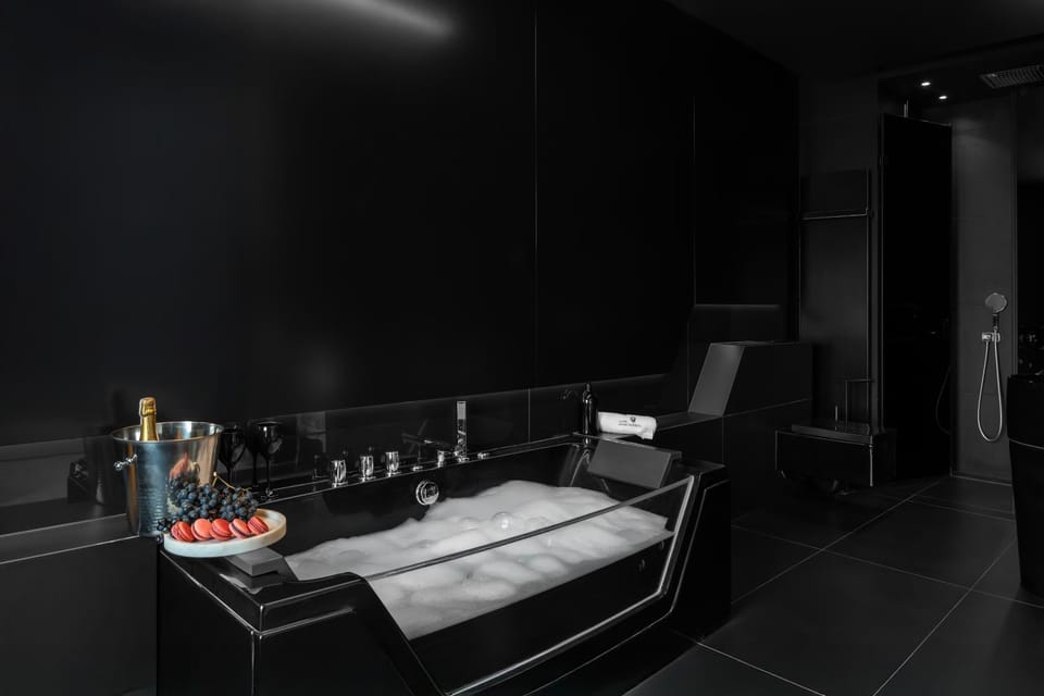 Shower, Hot Tub, Bathroom, Bath