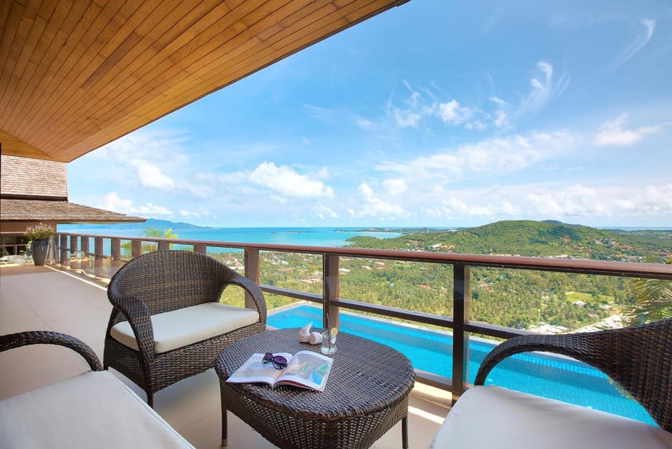 Balcony/Terrace, Seating area, Sea view, Swimming pool